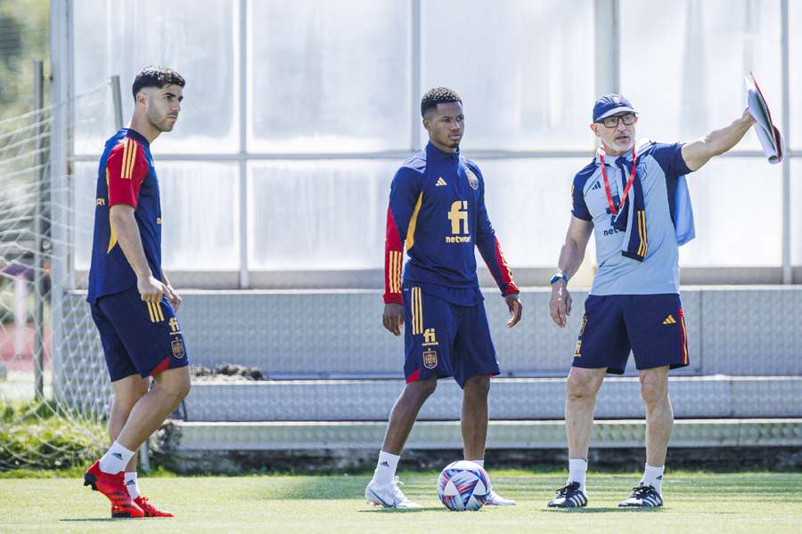 Ansu Fati i Asensio biorą udział w treningu reprezentacji Hiszpanii