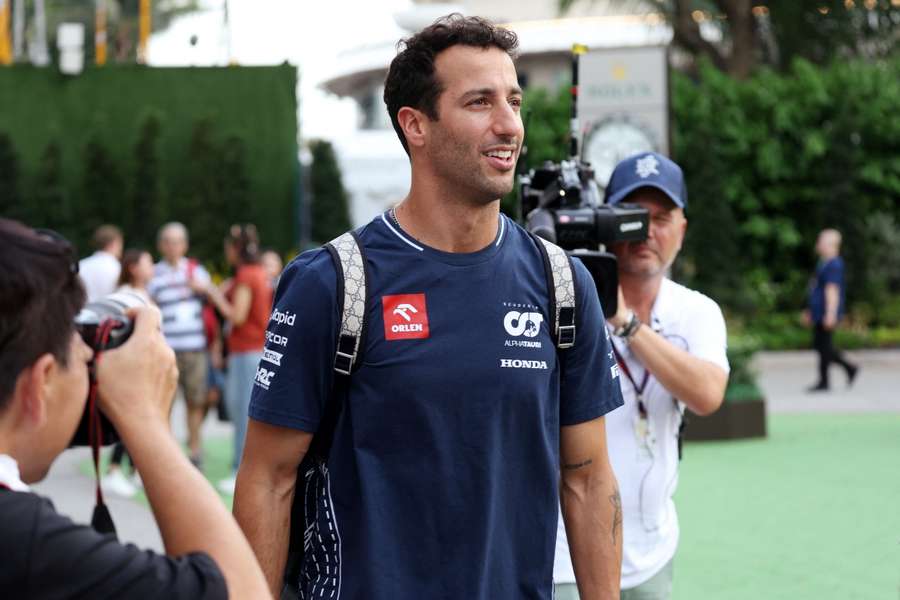 Ricciardo está a recuperar de uma lesão na mão