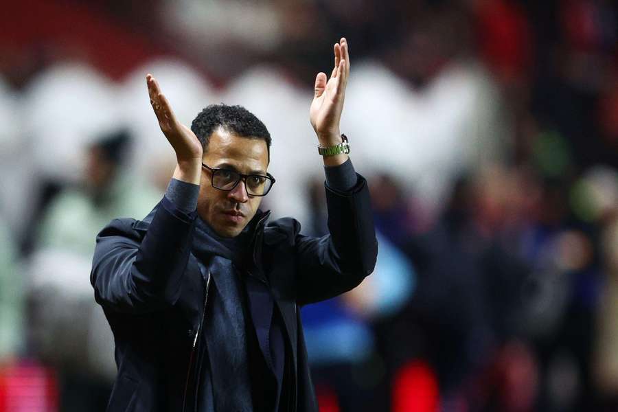 Liam Rosenior, treinador do Chelsea