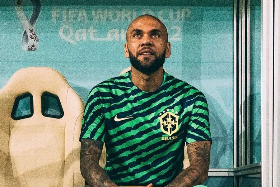 Dani Alves, que esteve com a seleção do Brasil no Mundial-2022, está detido desde 20 de janeiro