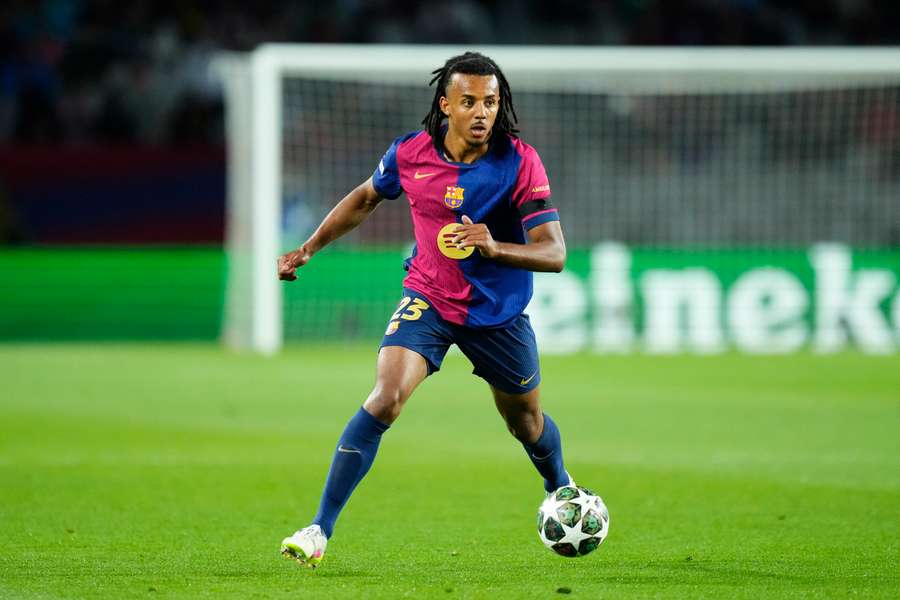 Jules Koundé com o Barça