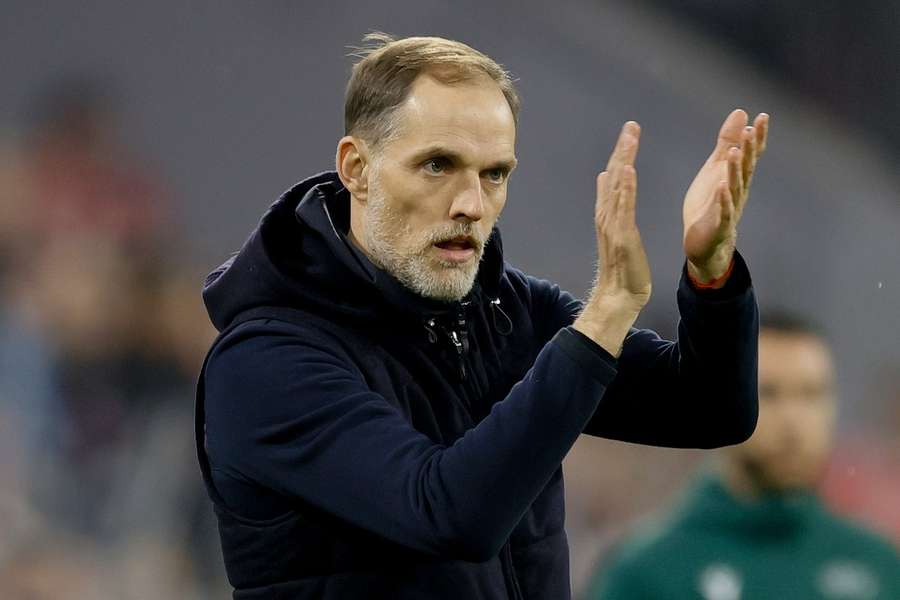 Tuchel moedigt zijn ploeg aan tijdens de wedstrijd tegen City