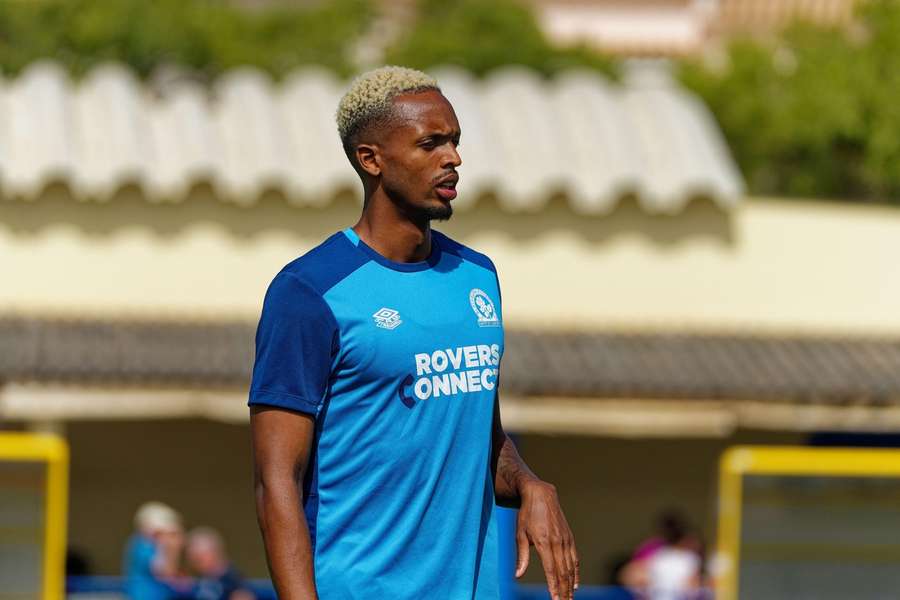 Sidnei Tavares no Wisła Płock. Médio emprestado pelo Blackburn Rovers Sidnei Tavares no Wisła Płock. Médio emprestado pelo Blackburn Rovers