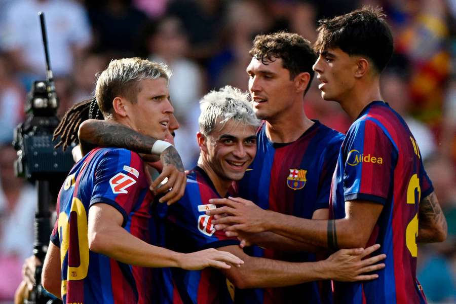 Die Barca-Spieler jubeln nach dem 4:0 durch Pedri Die Barca-Spieler jubeln nach dem 4:0 durch Pedri