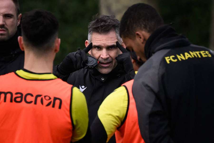 Jocelyn Gourvennec avec ses nouvelles troupes à l'entraînement cette semaine.