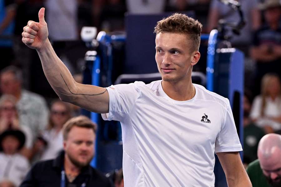 Jiří Lehečka prošel v Dauhá suverénně do čtvrtfinále.