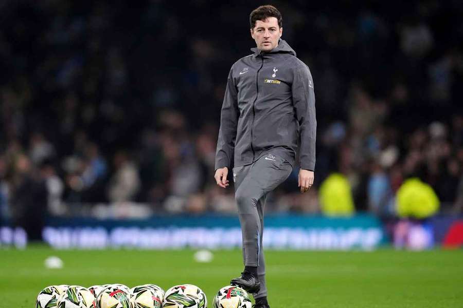 West Brom entering talks with Tottenham coach Mason