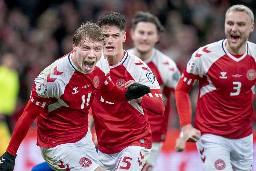 Hojlund fez histórico hat trick ao terceiro jogo pela Dinamarca