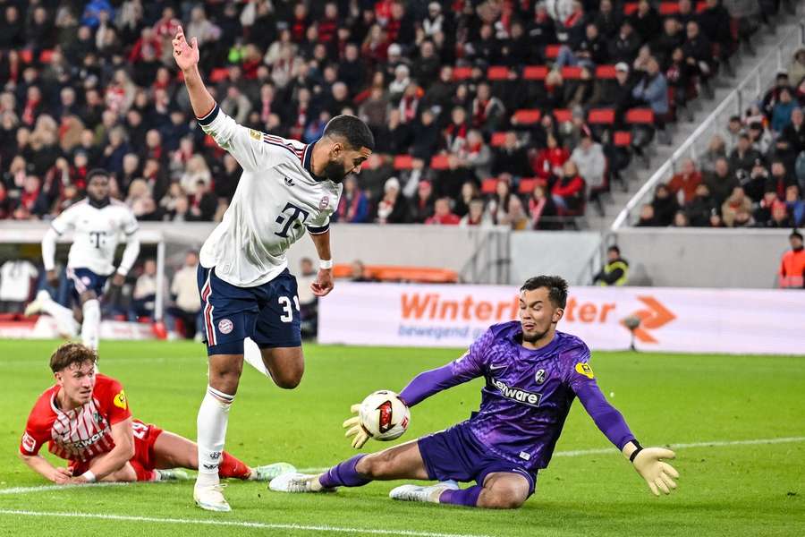 Bayern se impune cu 3-1 pe terenul celor de la Freiburg. Bavarezii revin în fruntea Bundesligii Bayern se impune cu 3-1 pe terenul celor de la Freiburg. Bavarezii revin în fruntea Bundesligii