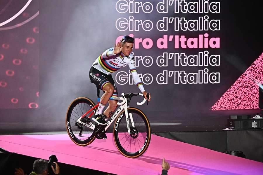 Remco Evenepoel cycles on stage ahead of the 2023 Giro d'Italia as Jos van Emden, Rohan Dennis, Tobias Foss and Robert Gesink withdrew