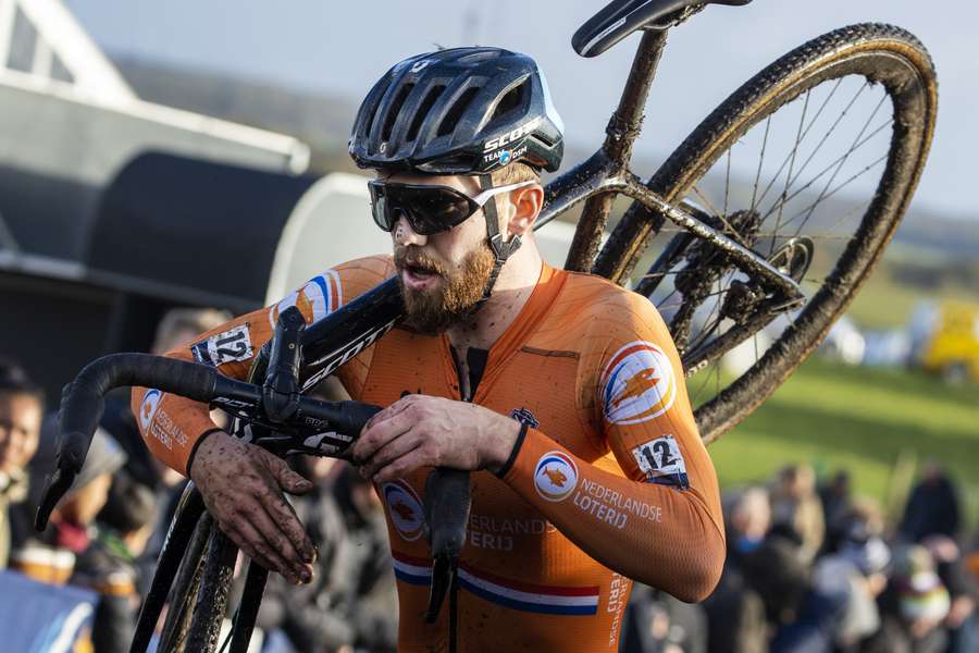 Keuze Joris Nieuwenhuis voor veldrijden betaalt zich uit in Zaltbommel