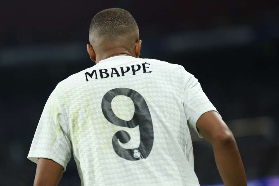 PSG is Kylian Mbappé nog liefst 55 miljoen euro verschuldigd.