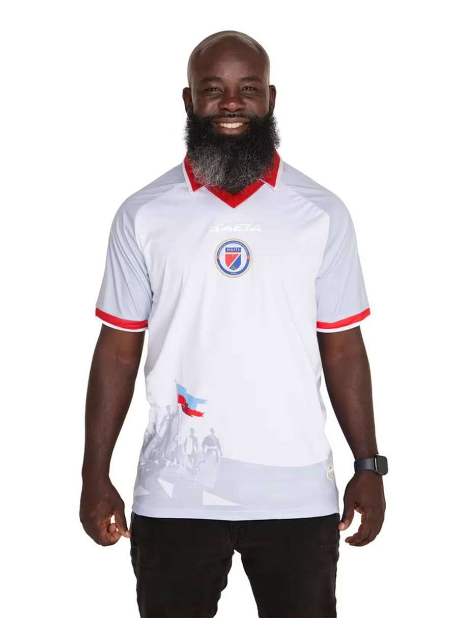 Druhý dres Haiti. Druhý dres Haiti.
