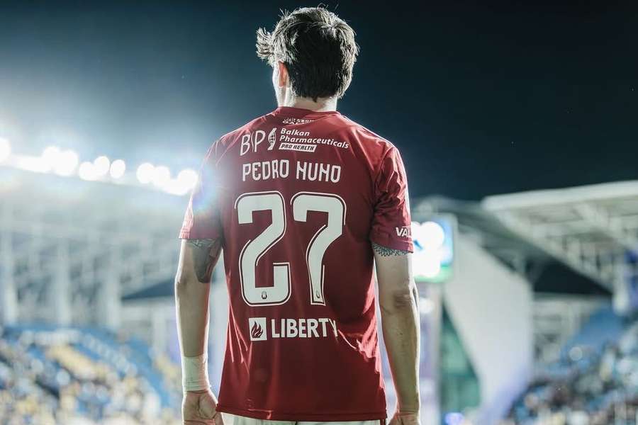 Pedro Nuno recorda momento da assinatura do contrato com o Benfica Pedro Nuno recorda momento da assinatura do contrato com o Benfica