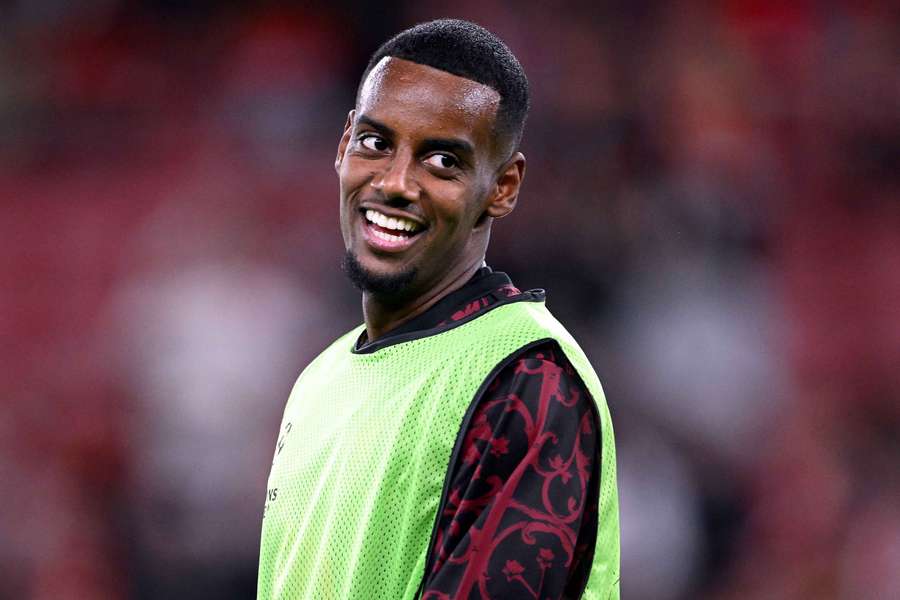 Alexander Isak deve ser titular contra o Southampton