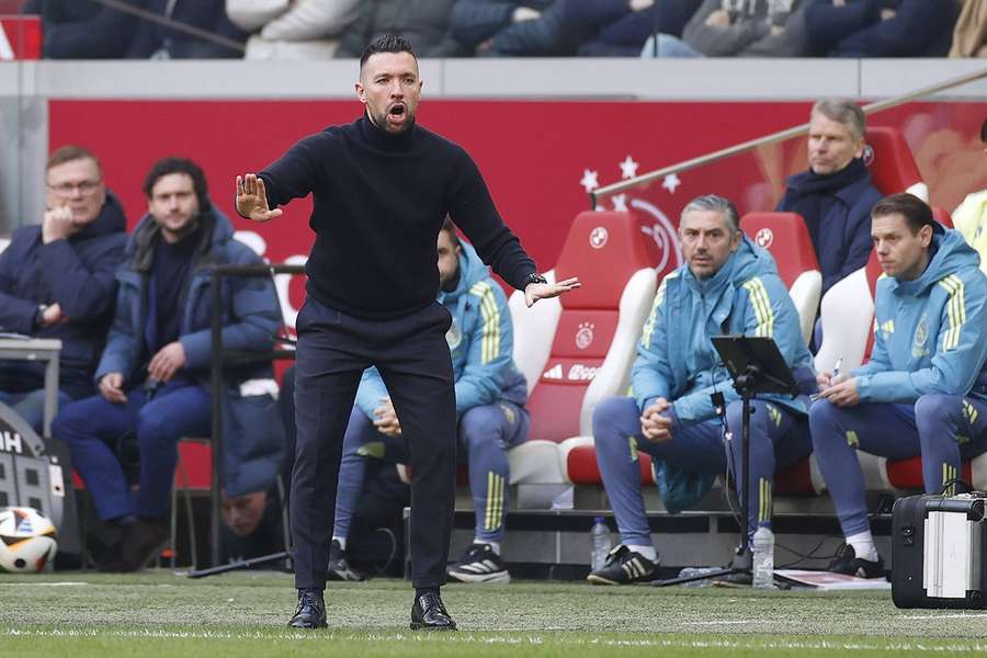 Chelsea surprise contender for departing Ajax coach Farioli
