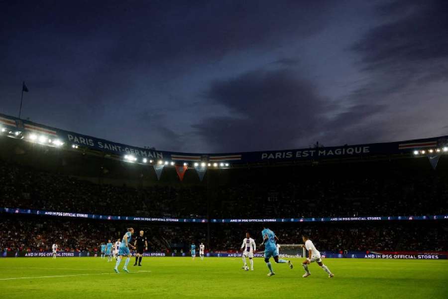 PSG s-ar putea nevoită să se mute de pe Parc des Princes