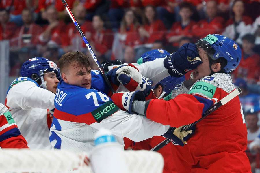 Slováci si opäť zahrajú derby s Českom.
