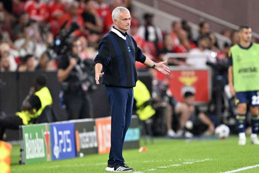 Mourinho READY to accept Benfica offer Mourinho READY to accept Benfica offer