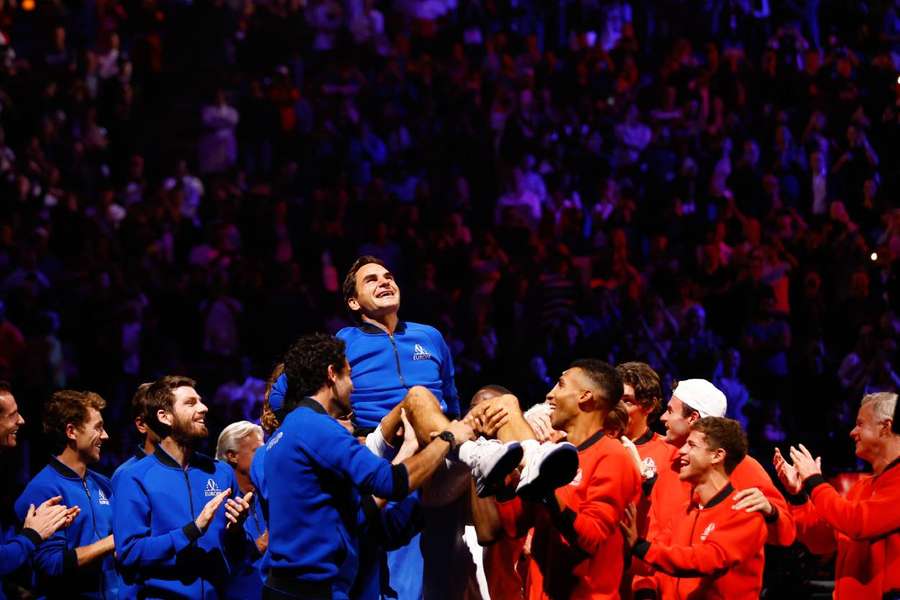 Tears flow as curtain comes down on Federer's glittering career