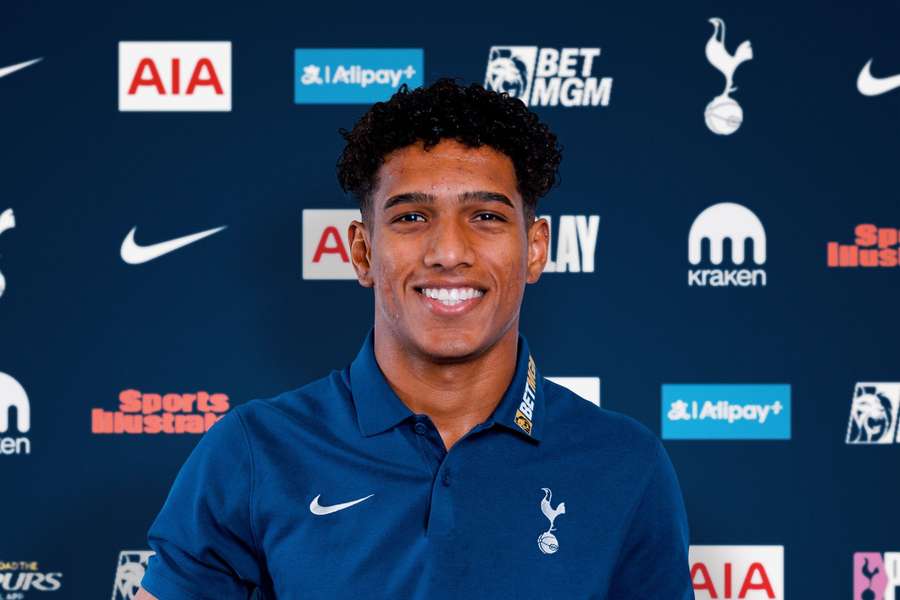 Tottenham a transferat un fundaș de mare perspectivă din Brazilia