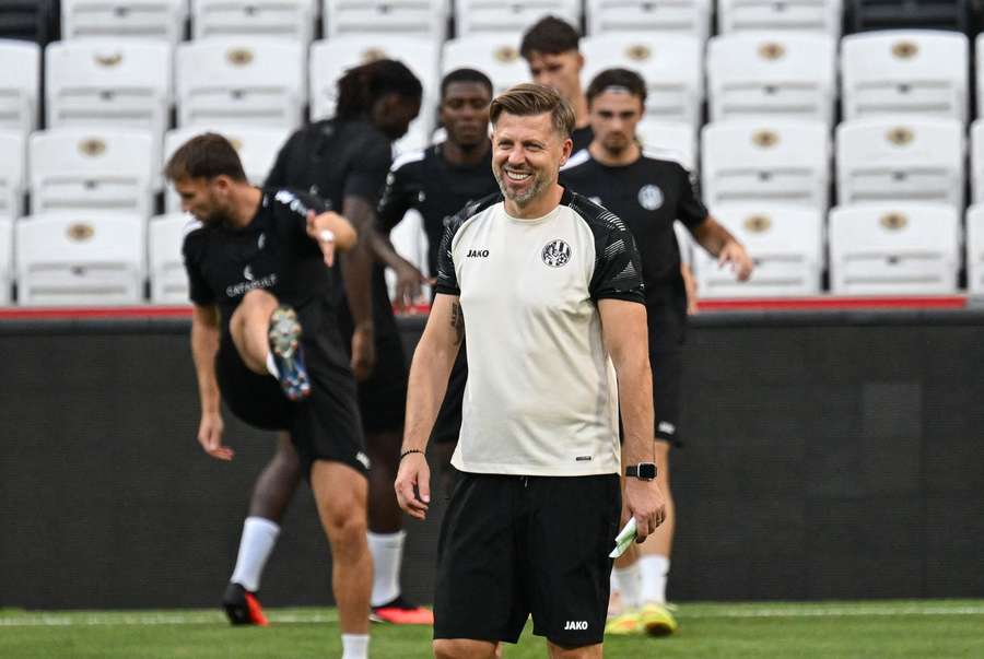 David Horejš na tréninku Hradce v Istanbulu. David Horejš na tréninku Hradce v Istanbulu.