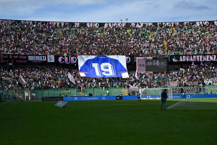 L'omaggio della curva del Palermo per Totò Schillaci