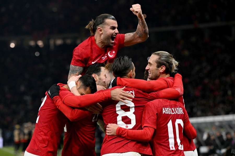 Turkije viert de 1-2