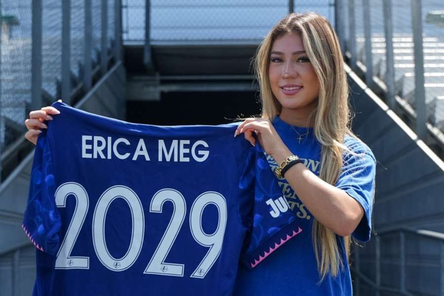 Erica Meg muda-se para os Estados Unidos Erica Meg muda-se para os Estados Unidos