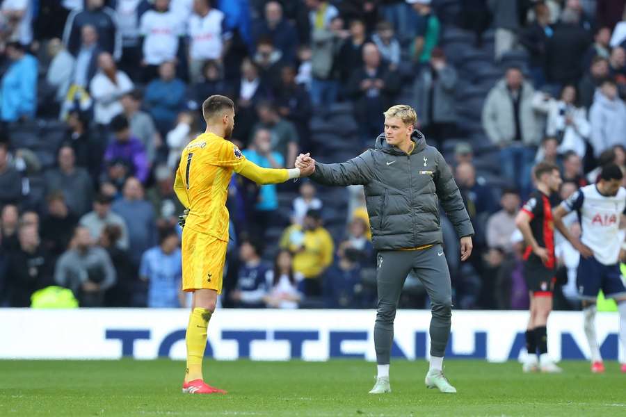 Vicario a Kinský tvoří brankářskou dvojici Tottenhamu.
