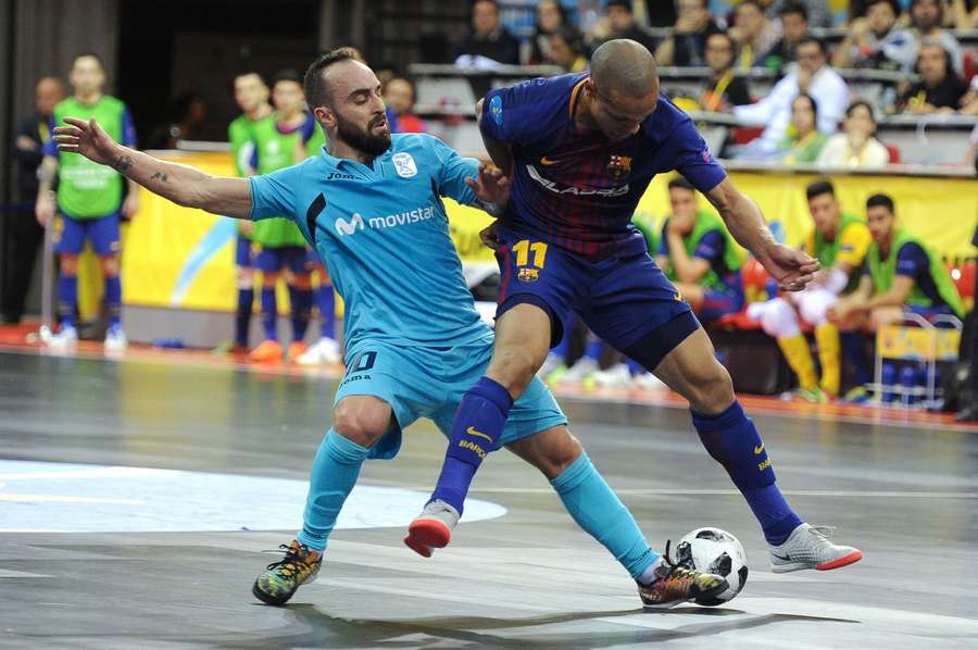 Ricardinho e Ferrão num jogo europeu entre o Inter Movistar e o Barcelona
