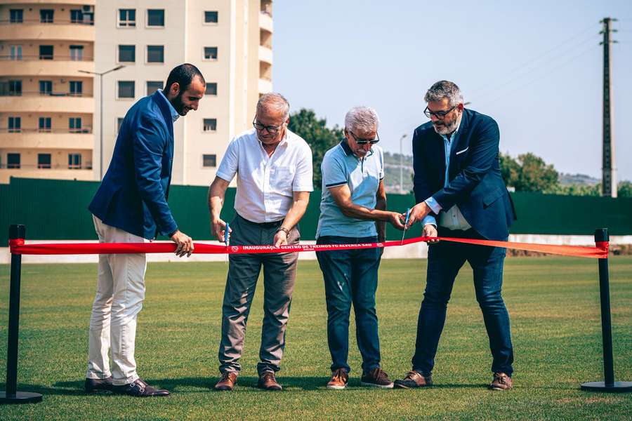 A inauguração do novo campo relvado