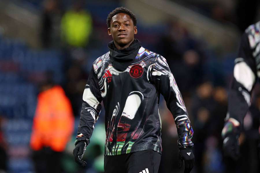 Man Utd resume new contract talks with Mainoo Man Utd resume new contract talks with Mainoo