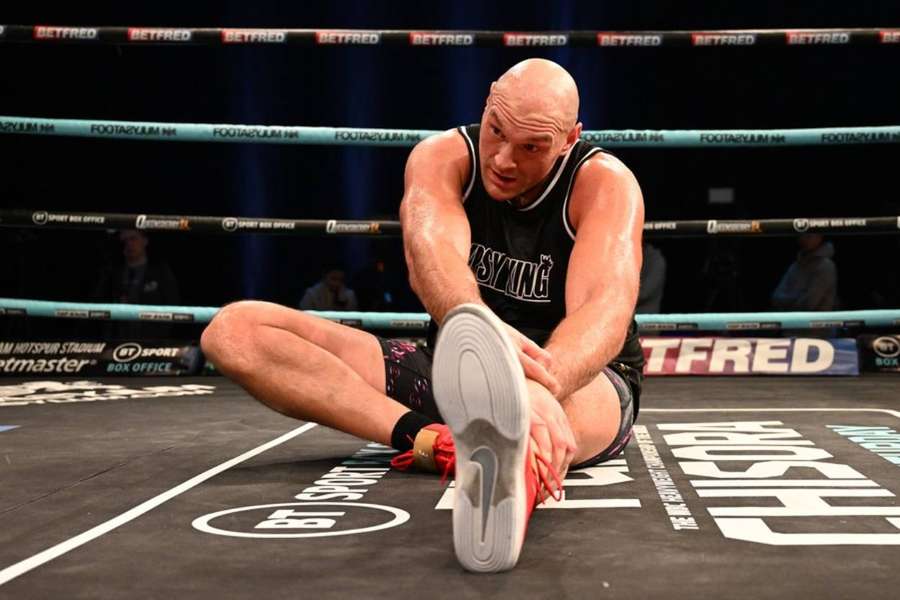 Tyson Fury warms up ahead of his bout against Derek Chiosra on December 3rd.