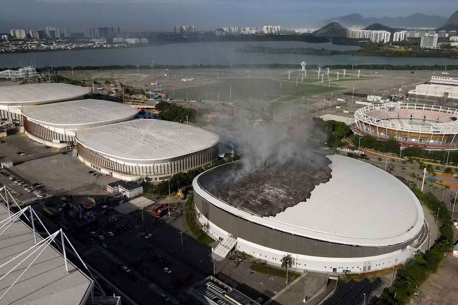 Pożar na torze kolarskim w Parku Olimpijskim w Rio de Janeiro, zaangażowanych 60 strażaków