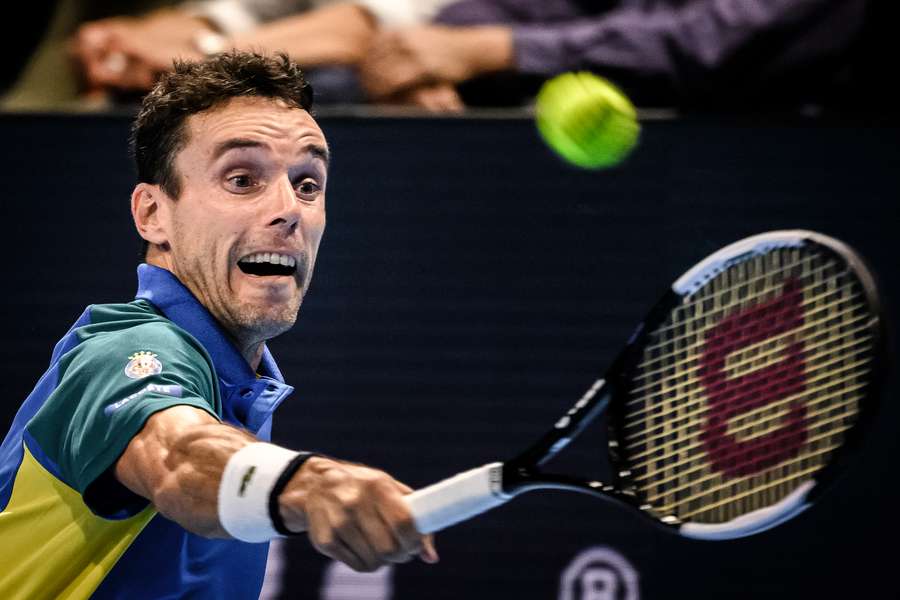 Roberto Bautista cae contra Tommy Paul y se despide del Masters 1000 de París