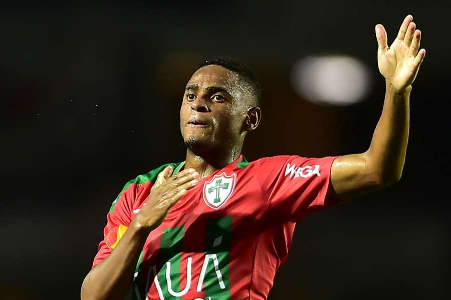 Jajá fez o primeiro gol da Portuguesa Jajá fez o primeiro gol da Portuguesa