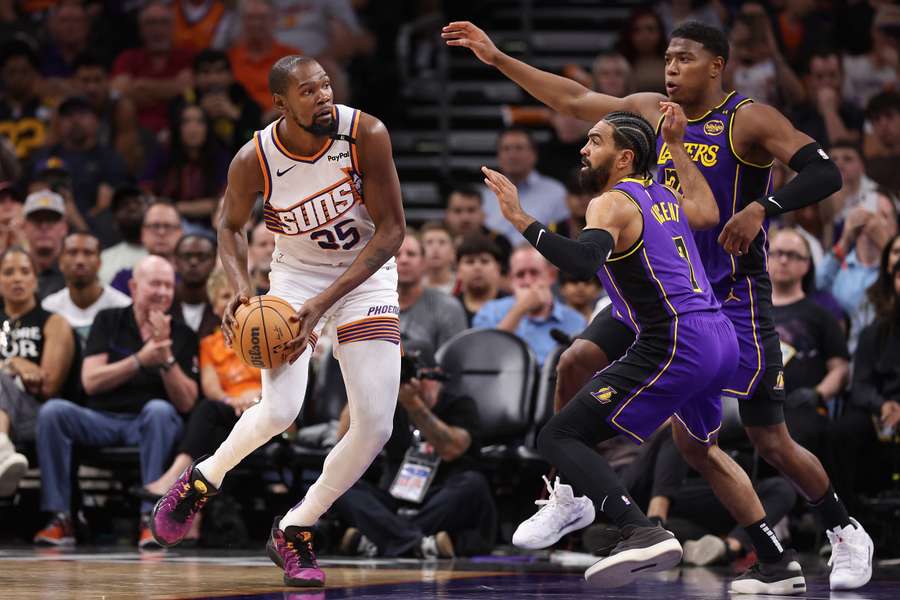 Kevin Durant in actie tegen de Lakers