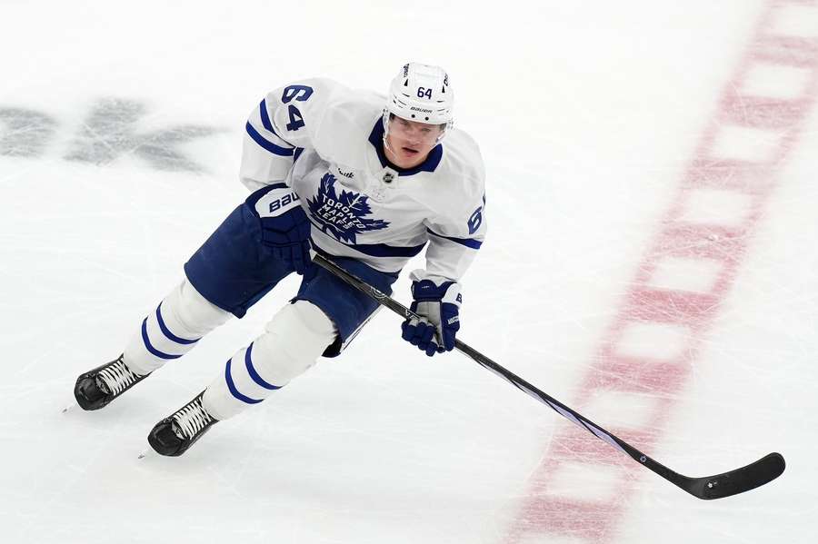 David Kämpf zůstává v NHL, dohodl se na smlouvě s Vancouverem. David Kämpf zůstává v NHL, dohodl se na smlouvě s Vancouverem.