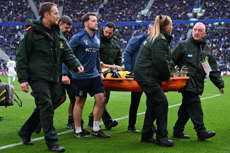 Starcie Evertonu z Chelsea dostarczyło przerażających obrazów. 