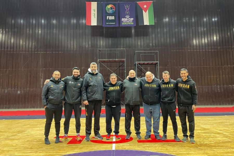 'Piti' Hurtado, junto al resto del cuerpo técnico de Jordania.