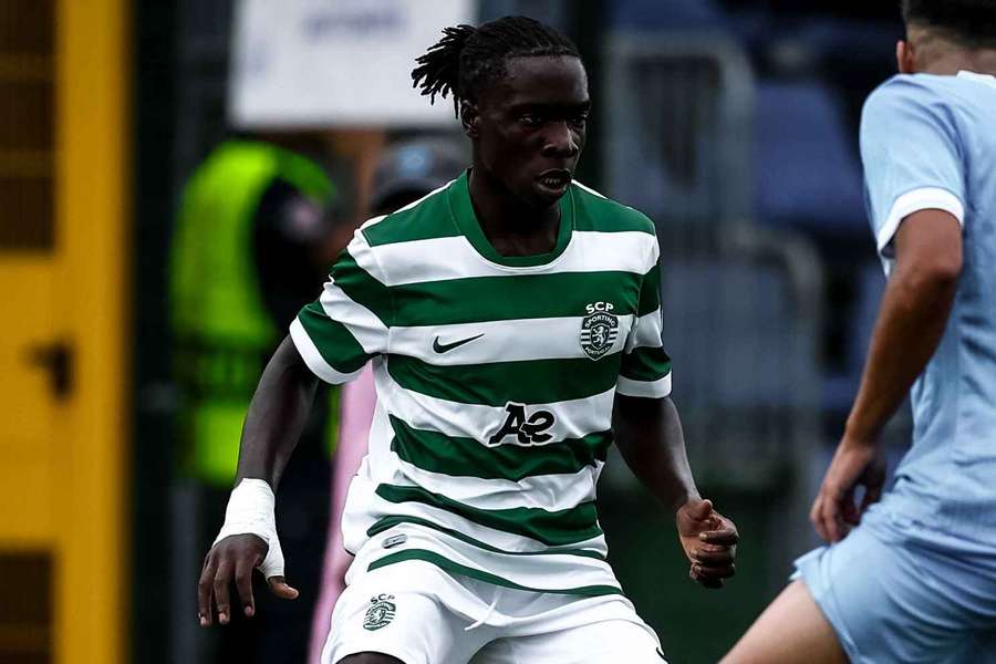 Sporting empatou em Nápoles