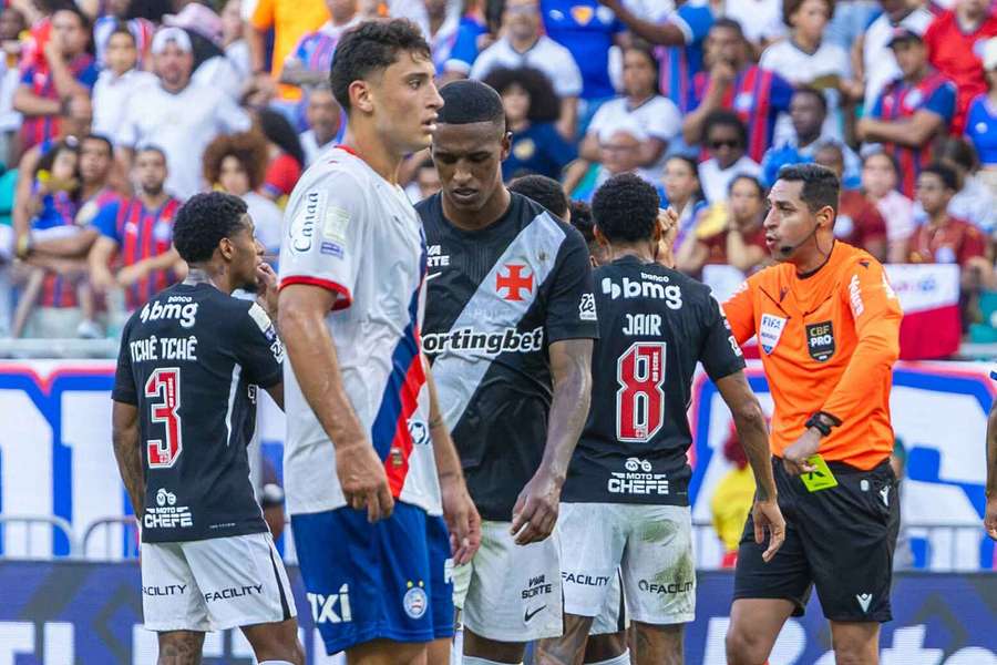 Bahia e Vasco sofreram com lesões na Fonte Nova Bahia e Vasco sofreram com lesões na Fonte Nova