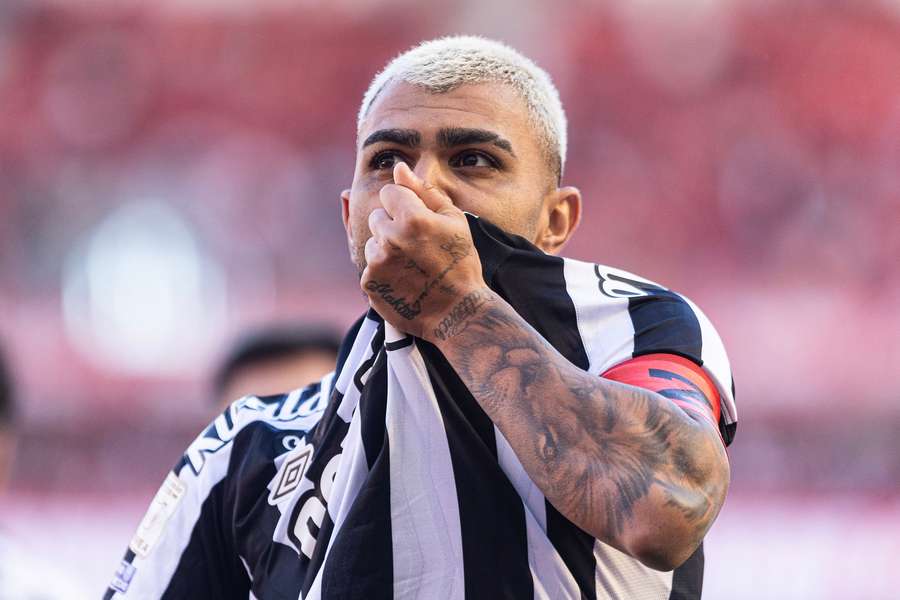 Gabigol fez 2 gols em Porto Alegre Gabigol fez 2 gols em Porto Alegre