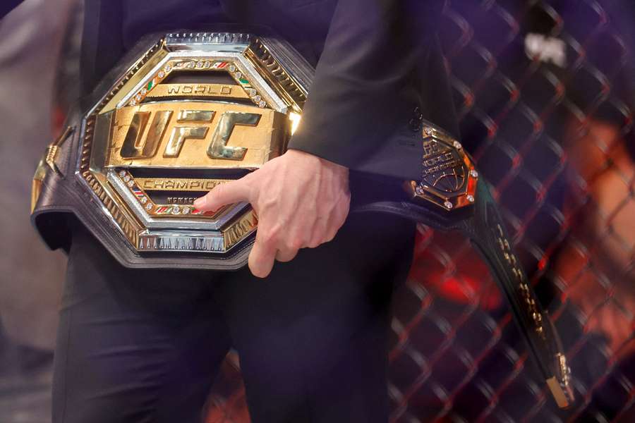 Islam Makhachev e Arman Tsarukyan se enfrentam na luta principal do UFC 311