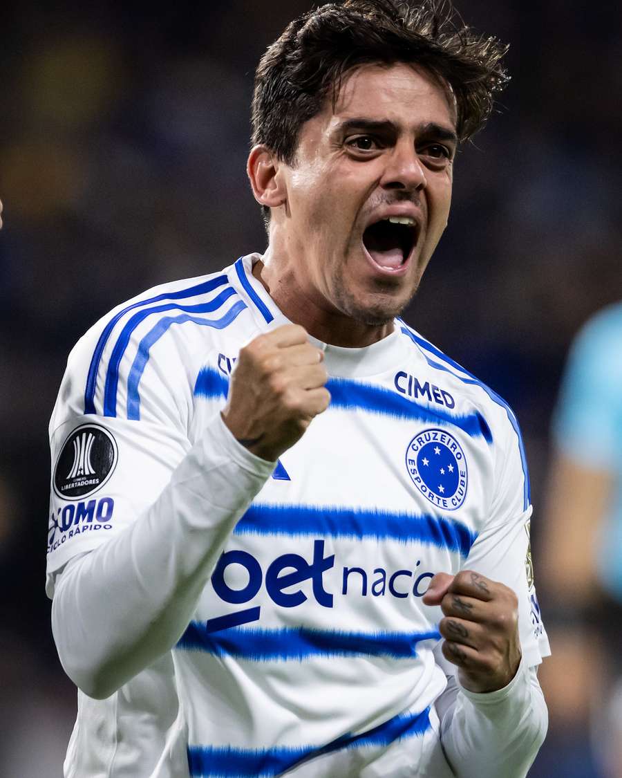 Fagner marcou em Boca Juniors 1x1 Cruzeiro