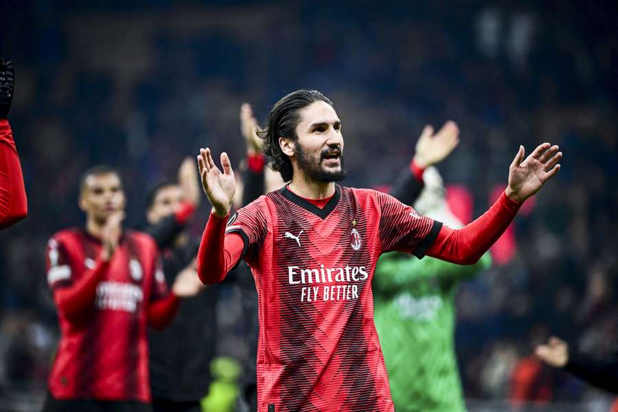 Yacine Adli con la maglia del Milan