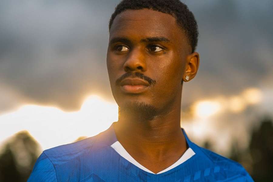 Hato assinou pelo Chelsea