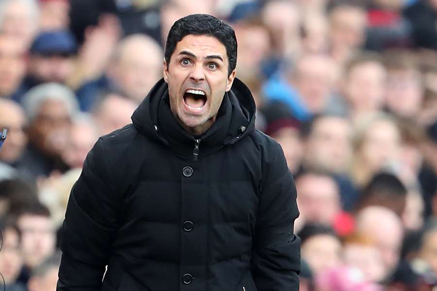 Mikel Arteta gestures on the touchline