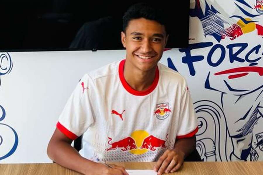 Pedro Severino assinou contrato com o Bragantino na última semana